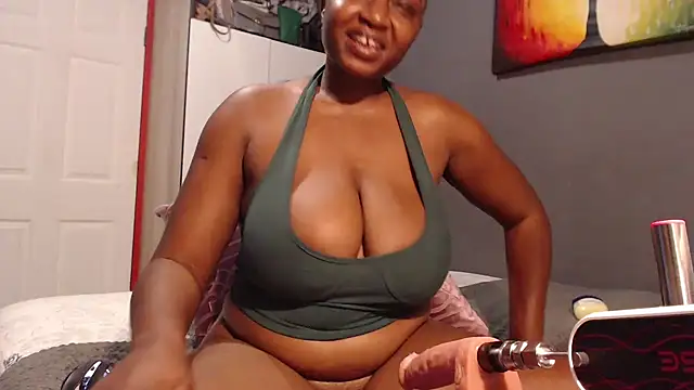 Snapshot of EbonyRose9 chatting on September 2025 08:24:01 AM EbonyRose9 online show from September 2025 08:24:01 AM