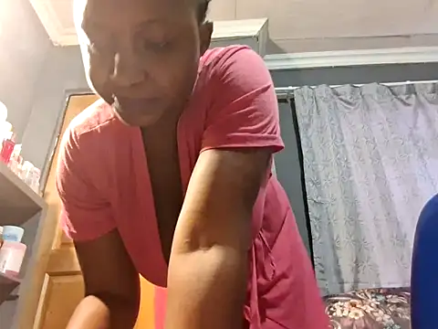 Snapshot of EbonyRose9 chatting on February 2025 10:18:02 AM EbonyRose9 online show from February 2025 10:18:02 AM