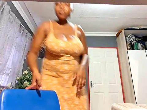Snapshot of EbonyRose9 chatting on March 2025 07:22:02 AM EbonyRose9 online show from March 2025 07:22:02 AM