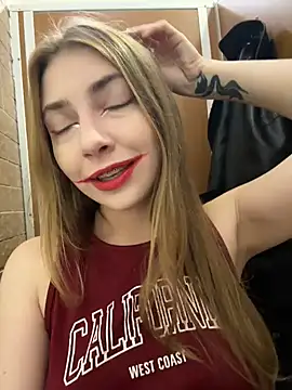 Sunny   Bunny online show from October 2025 01:08:01 PM