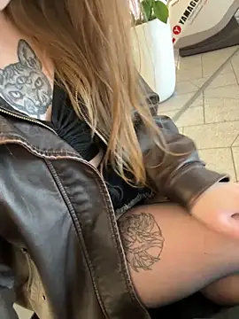 Sunny   Bunny online show from April 2026 01:17:02 PM