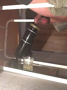 Snapshot of Inseminator69 chatting on December 2024 12:22:01 PM Inseminator69 online show from December 2024 12:22:01 PM