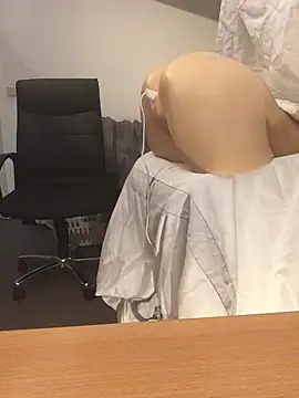 Snapshot of Inseminator69 chatting on January 2025 12:20:01 PM Inseminator69 online show from January 2025 12:20:01 PM