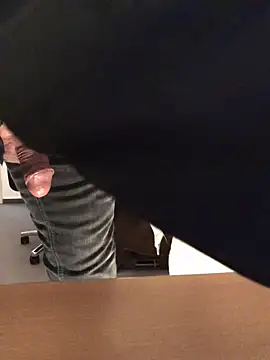 Snapshot of Inseminator69 chatting on February 2025 01:00:01 PM Inseminator69 online show from February 2025 01:00:01 PM