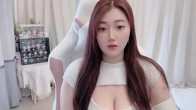 Snapshot of Stars_Elyn chatting on December 2024 05:04:02 AM Stars Elyn online show from December 2024 05:04:02 AM