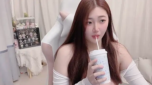 Snapshot of Stars_Elyn chatting on December 2024 11:45:02 AM Stars Elyn online show from December 2024 11:45:02 AM