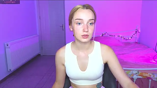 Wild Sophie  online show from September 2025 06:37:02 PM