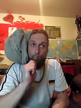 Ozomitro online show from March 2026 06:24:01 PM