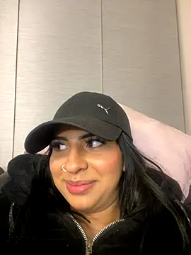 Hilary pinkk online show from December 2025 03:16:01 AM