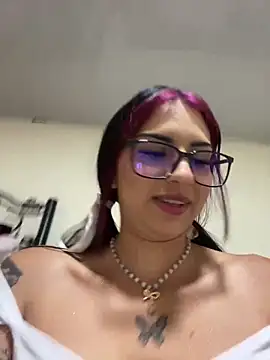 Hilary pinkk online show from February 2025 10:16:02 PM