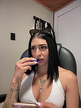 Hilary pinkk online show from September 2025 01:33:01 AM