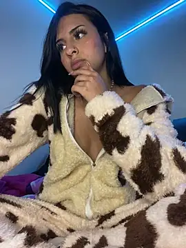 Hilary pinkk online show from March 2025 05:33:02 AM
