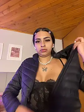 Hilary pinkk online show from May 2026 02:49:02 AM