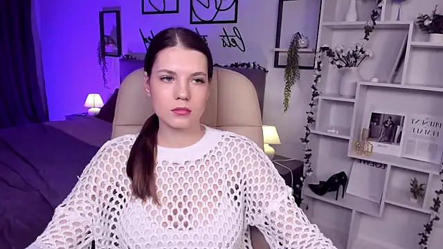 Snapshot of BellaSweetHeart chatting on February 2025 01:48:02 PM BellaSweetHeart online show from February 2025 01:48:02 PM