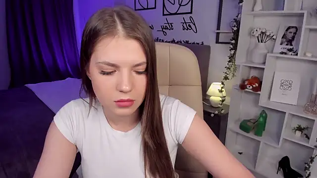 BellaSweetHeart online show from June 2026 06:52:01 PM