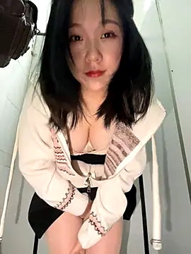 Snapshot of Xixi-Gala chatting on December 2024 05:03:01 AM Xixi-Gala online show from December 2024 05:03:01 AM