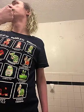 tallnerdyguy online show from April 2026 01:24:02 AM