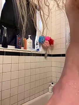 tallnerdyguy online show from October 2025 09:25:01 PM