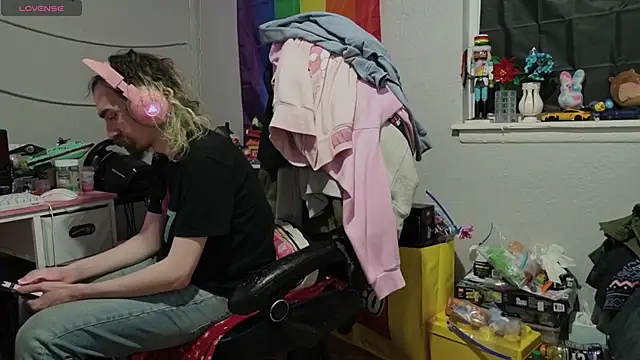 tallnerdyguy online show from March 2026 02:12:01 AM