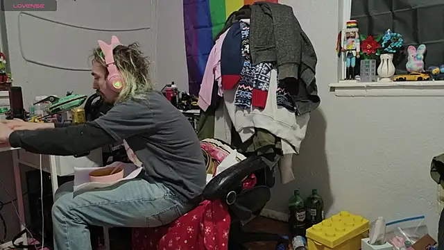 tallnerdyguy online show from February 2026 03:25:02 AM