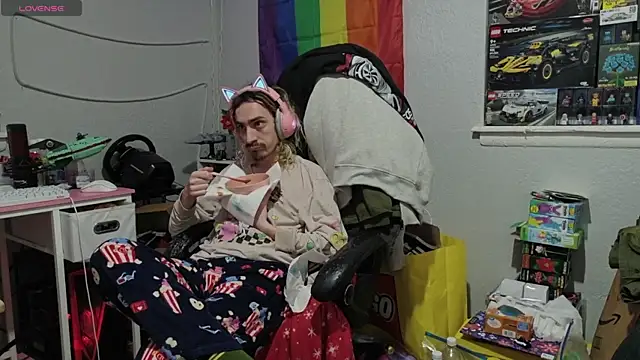 tallnerdyguy online show from April 2026 02:36:02 AM