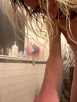 tallnerdyguy online show from December 2025 11:05:02 PM