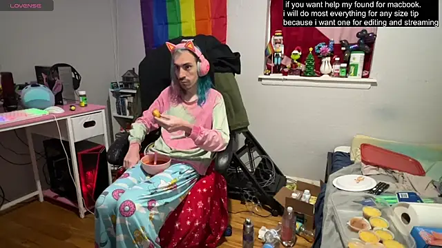 Snapshot of tallnerdyguy chatting on March 2025 02:18:02 AM tallnerdyguy online show from March 2025 02:18:02 AM