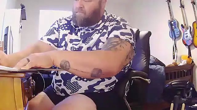 Snapshot of Strong_Bear89 chatting on November 2025 03:28:01 PM Strong Bear89 online show from November 2025 03:28:01 PM