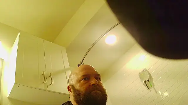 Snapshot of Strong_Bear89 chatting on November 2025 08:01:01 PM Strong Bear89 online show from November 2025 08:01:01 PM