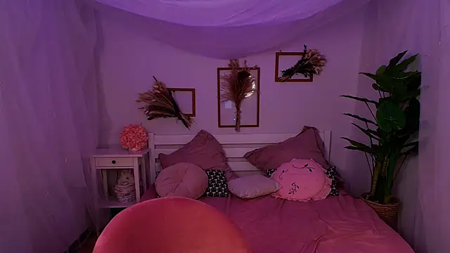 margeriTirell online show from November 2025 02:48:02 AM