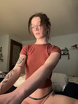dreamteemergirl online show from May 2026 07:45:02 PM