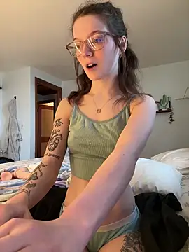 dreamteemergirl online show from November 2025 07:13:02 PM