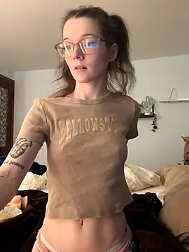 Snapshot of dreamteemergirl chatting on November 2025 10:59:02 PM dreamteemergirl online show from November 2025 10:59:02 PM