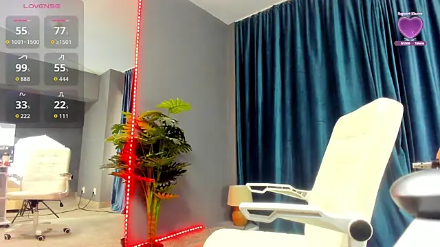 Snapshot of LaurynCopper chatting on October 2025 06:03:02 AM LaurynCopper online show from October 2025 06:03:02 AM