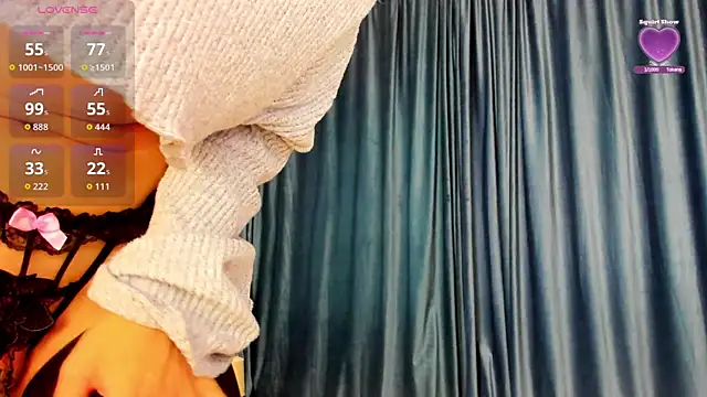 Snapshot of LaurynCopper chatting on October 2025 06:14:01 AM LaurynCopper online show from October 2025 06:14:01 AM