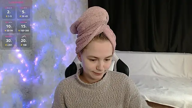 Snapshot of Fox_Lisa chatting on February 2025 12:34:01 PM Fox Lisa online show from February 2025 12:34:01 PM