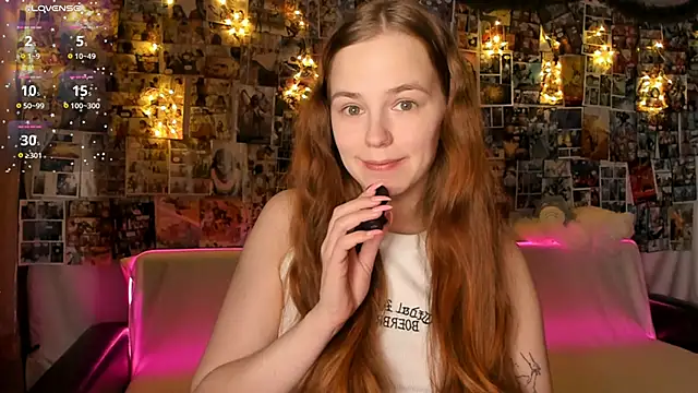 Fox Lisa online show from December 2025 09:17:01 PM