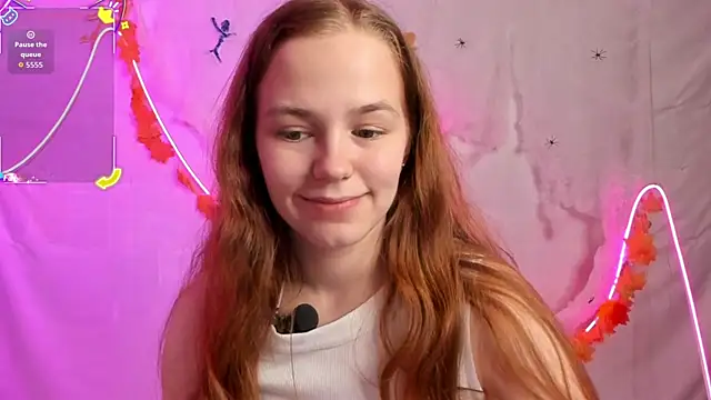 Snapshot of Fox_Lisa chatting on October 2025 09:15:02 PM Fox Lisa online show from October 2025 09:15:02 PM