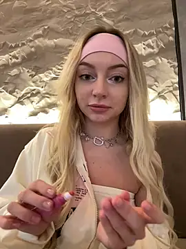 Snapshot of melissa_grr chatting on February 2025 12:10:02 PM melissa grr online show from February 2025 12:10:02 PM