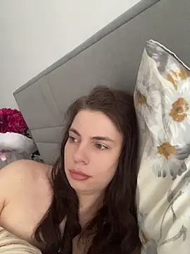 CurlyLara online show from May 2026 12:00:01 PM