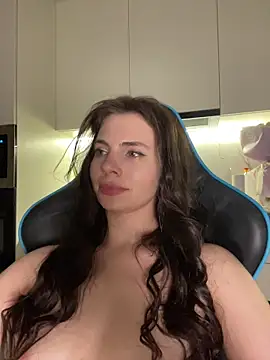 CurlyLara online show from April 2026 07:50:02 PM