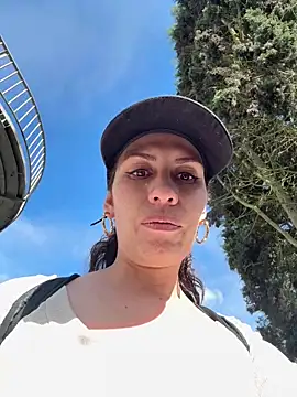 Alysson-- online show from April 2026 01:18:01 PM