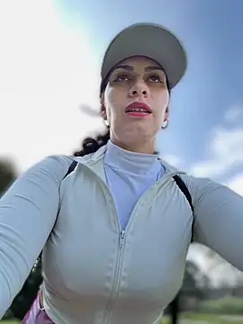 Alysson-- online show from April 2026 01:17:01 PM