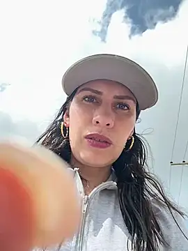 Alysson-- online show from April 2026 02:00:01 PM