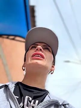 Alysson-- online show from April 2026 01:56:02 PM