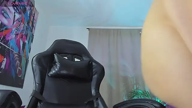 lunoxx  online show from December 2025 04:29:01 AM