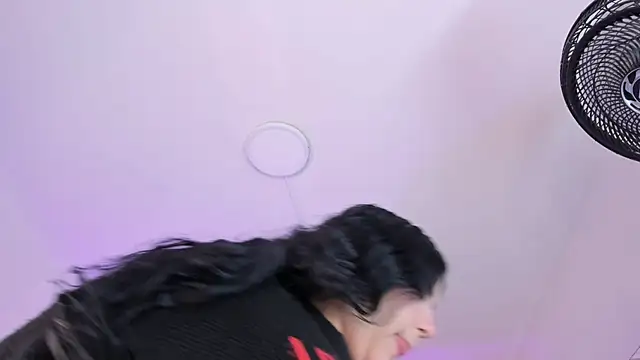 AmberiniHoffman online show from October 2025 12:06:02 PM