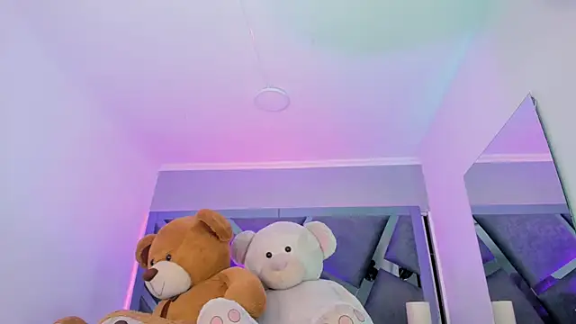 AmberiniHoffman online show from October 2025 12:06:02 PM