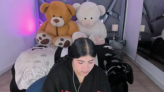 AmberiniHoffman online show from October 2025 12:18:01 PM