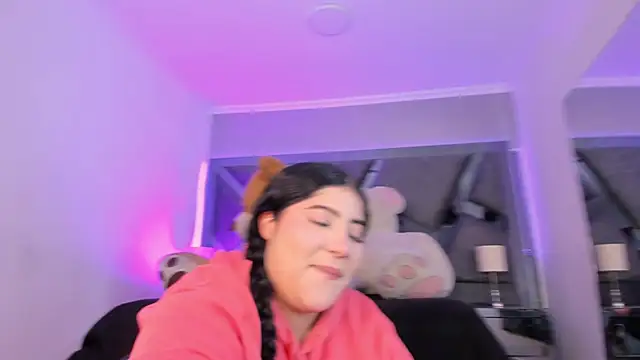 AmberiniHoffman online show from November 2025 11:26:01 AM